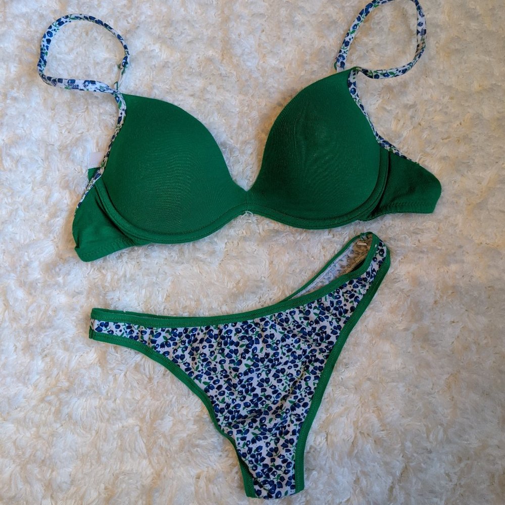 [2/$40] NWOT (32B) - xhilaration GREEN/FLORAL Bra Set
